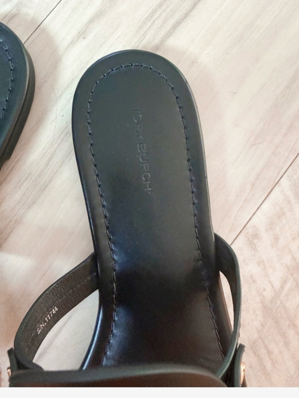 Tory Burch MILLER black SANDAL - Picture 9 of 9